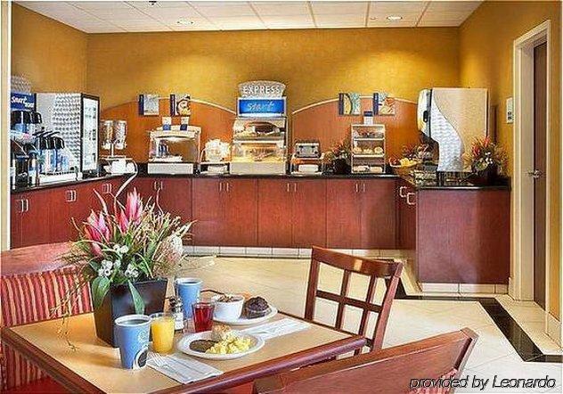 ฮอลิเดย์ อินน์ เอ็กซ์เพรส โฮเต็ล แอนด์ สวีท มินเดน ร้านอาหาร รูปภาพ
